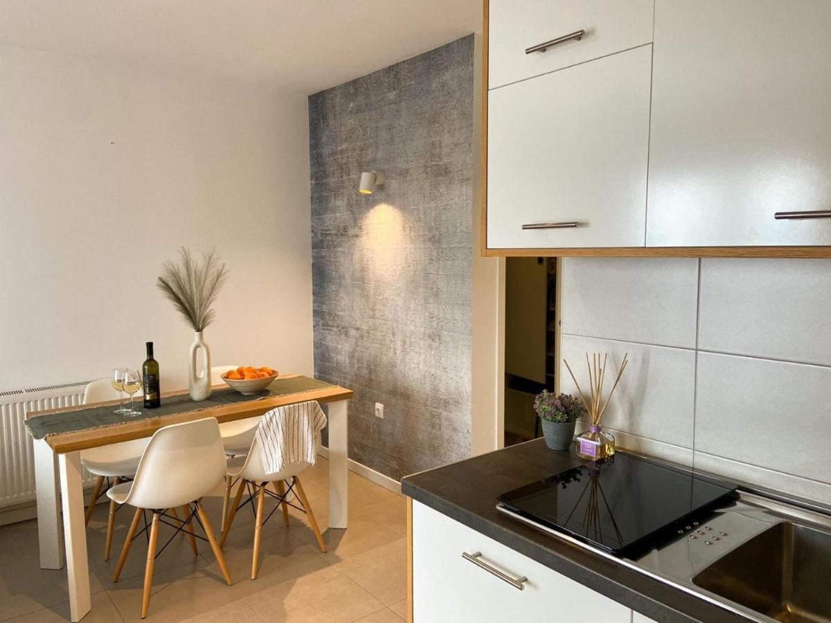 Portview Apartment Fiume Esterno foto