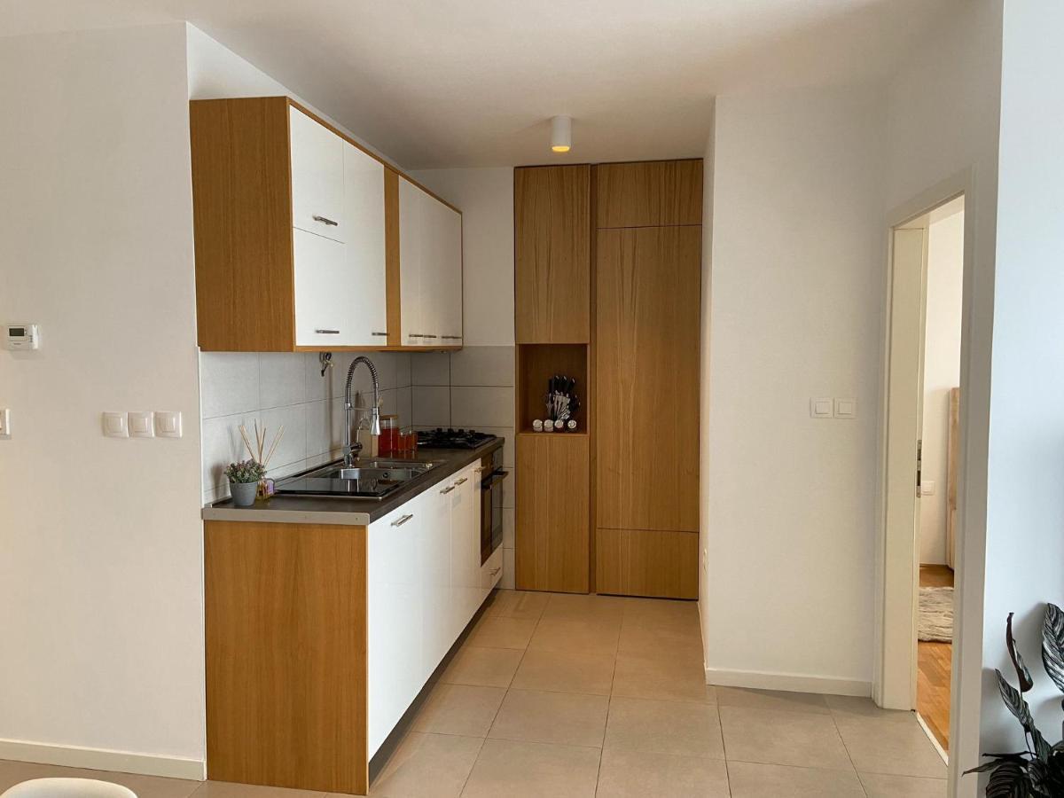 Portview Apartment Fiume Esterno foto
